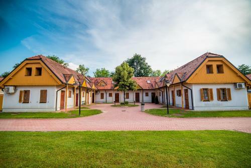 Golf Apartment With Spa Tickets Discount