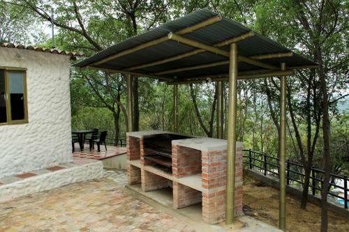 Girardot Caba�as - Balc�n De Guabinal