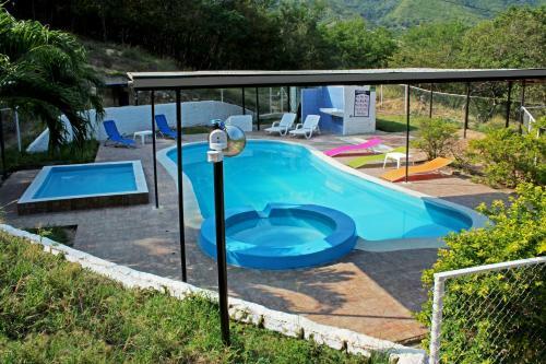 Girardot Caba�as - Balc�n De Guabinal