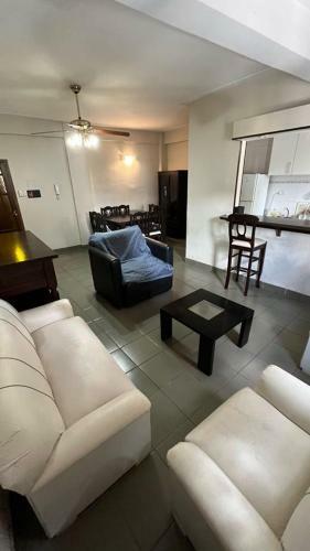 Apartamento Departamento De 2 Dormitorios En Zona Centro