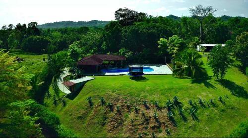 Lodge Gatuncrocs, Private Villa With Lake & Garden Views
