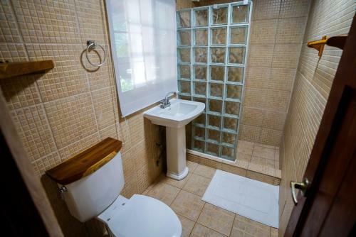 Lodge Gatuncrocs, Room With Lake & Garden Views