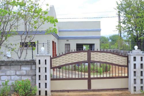Bed & Breakfast The Rock Guest House