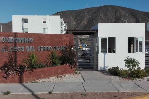 Apartamento Departamento Sixto Cortes / Ulriksen La Serena
