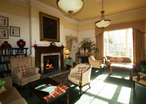 Pen-y-dyffryn Country Hotel