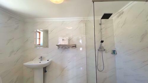 Hostal Green Lagoon Guest House