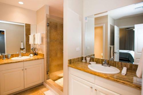 Colorfully Decorated 3rd-floor Unit Overlooking Pool At Pacifico In Coco