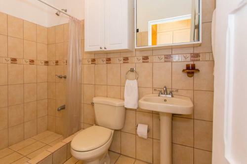 Great Condo Located 2 Minutes From Pacific Ocean #33