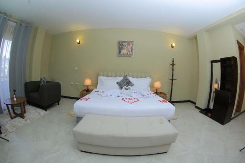 Daisy Hotel