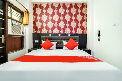 Hotel Vaccinated Staff- Oyo Flagship 70617 Rc Inn