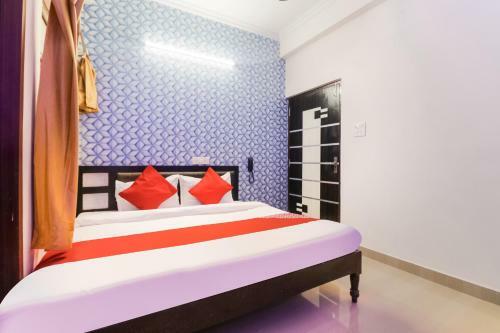 Hotel Vaccinated Staff- Oyo Flagship 70617 Rc Inn