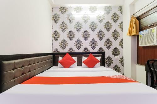 Hotel Vaccinated Staff- Oyo Flagship 70617 Rc Inn