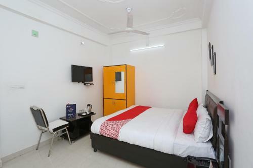 Oyo 11306 Ss Hotel