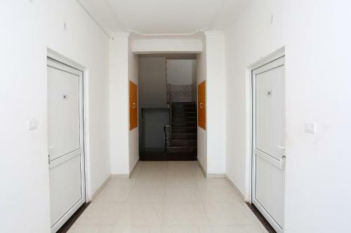 Oyo 11306 Ss Hotel