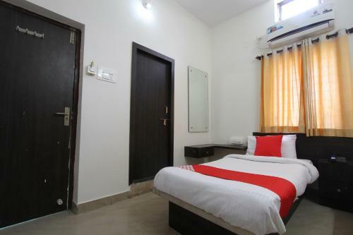 Hotel Oyo 28473 Skg Comforts
