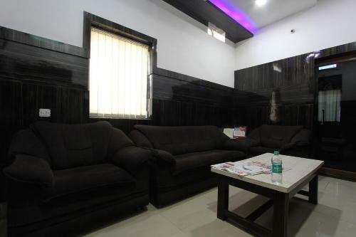 Hotel Oyo 28473 Skg Comforts