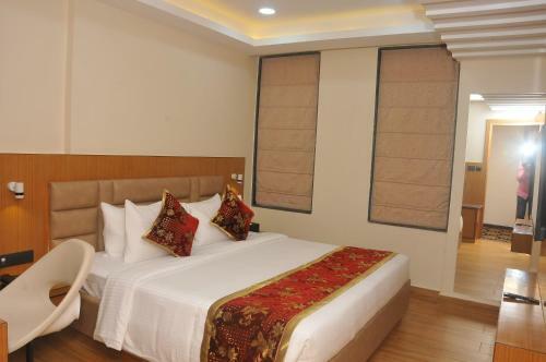 Hotel S R Continental