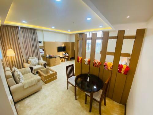 Hotel S R Continental