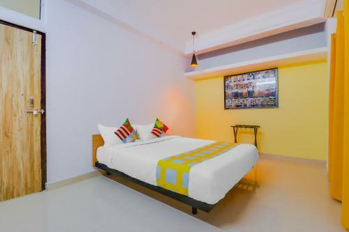 Hostal Oyo Home 33411 Royal Stay