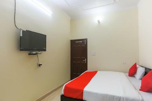 Hotel Oyo Flagship 48731 Pradeep Hostel