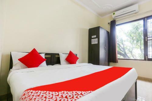 Hotel Oyo Flagship 48731 Pradeep Hostel