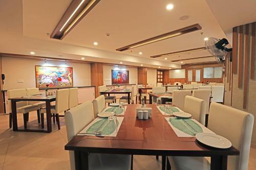 Hotel Krishnavalsam Regency