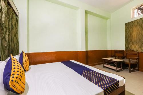 Spot On 63775 Hotel Chetna