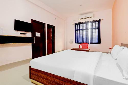 Collection O 83142 Hotel Hari Om Inn