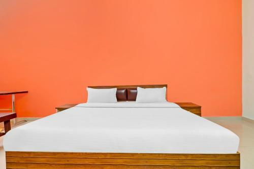 Collection O 83142 Hotel Hari Om Inn