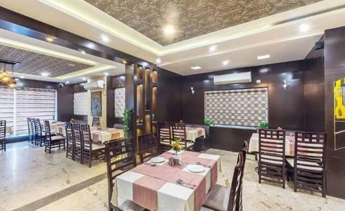 Hotel Bellevue , Gwalior
