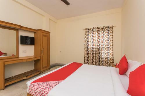 Oyo 18333 Hotel The Awesome