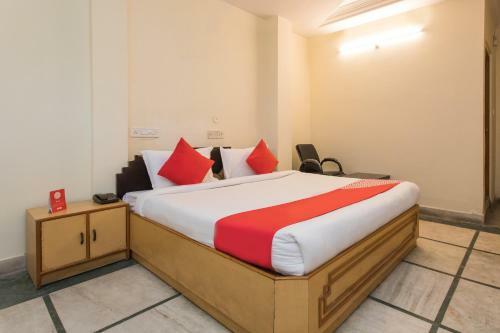Oyo 18333 Hotel The Awesome