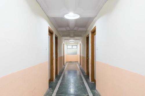 Oyo 18333 Hotel The Awesome