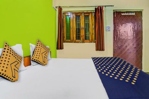 Spot On 62077 Hotel Ratnakar Plaza