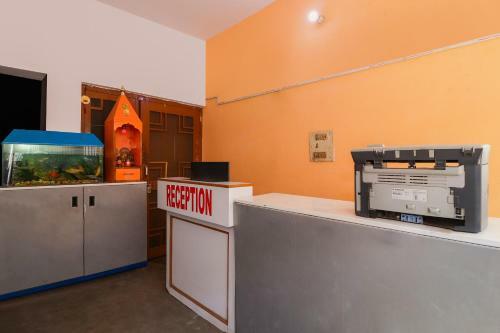 Spot On 43885 Hotel Laxmi Narayan