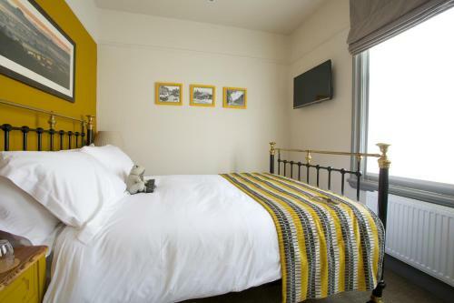 Crown Hotel