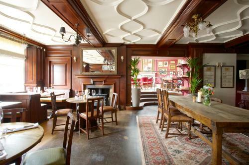 Crown Hotel