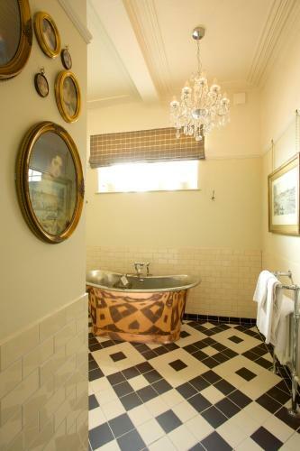 Crown Hotel