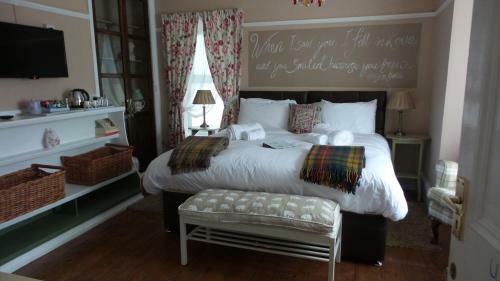 Bed & Breakfast Hooray Henrys