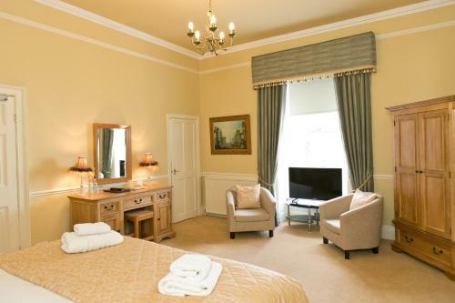 The Manor Hotel