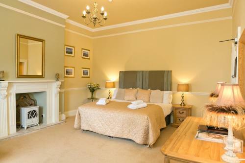 The Manor Hotel
