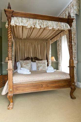 The Manor Hotel