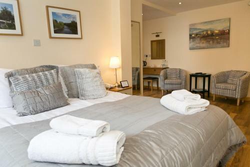 The Manor Hotel