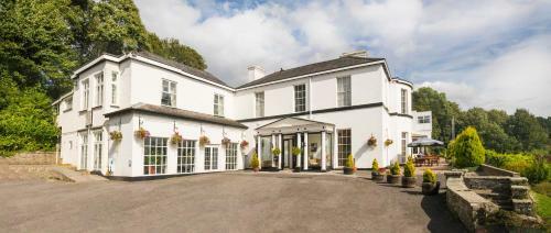 The Manor Hotel