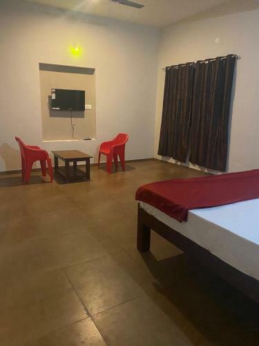 Hotel 3 Season?s Hampi