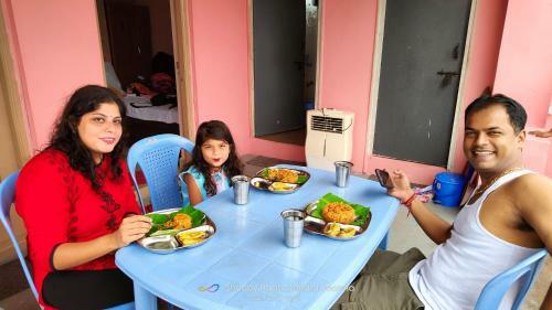 Abhi Homestay Hampi
