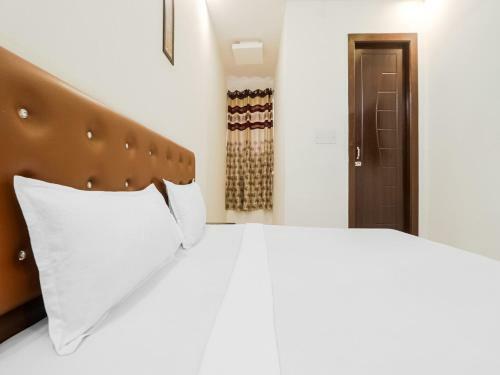 Collection O 85952 Neelkanth Hotel