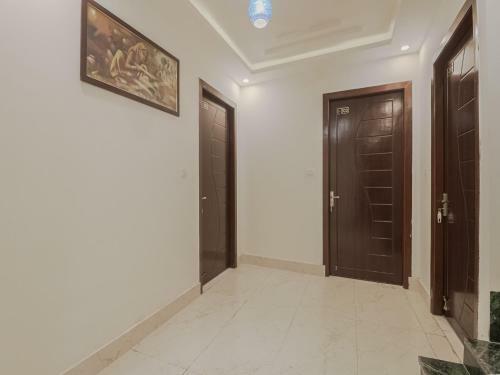 Collection O 85952 Neelkanth Hotel
