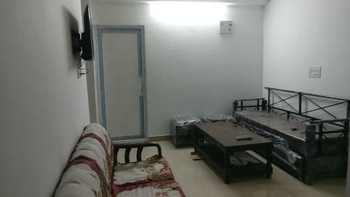Aakratidivinitysuites