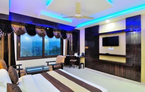 Hotel Crystal Ganga Heights - 1.5 Km From Har Ki Pauri